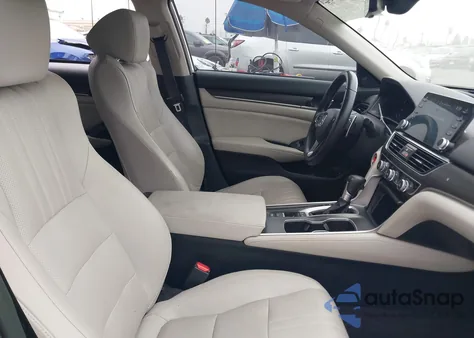 2018 Honda Accord Touring z USA, uszkodzony, nr VIN 1HGCV1F95JA108539